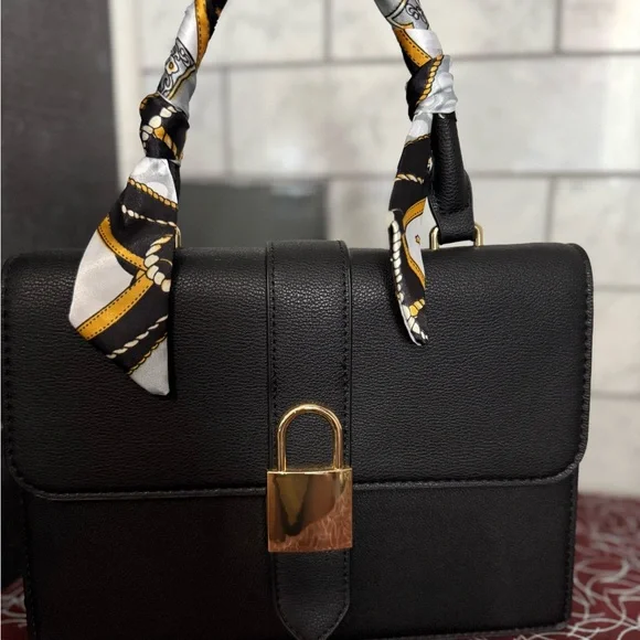 💰3 items for $12! Chic Black Satchel with Gold Lock (unbranded) - Picture 2 of 6